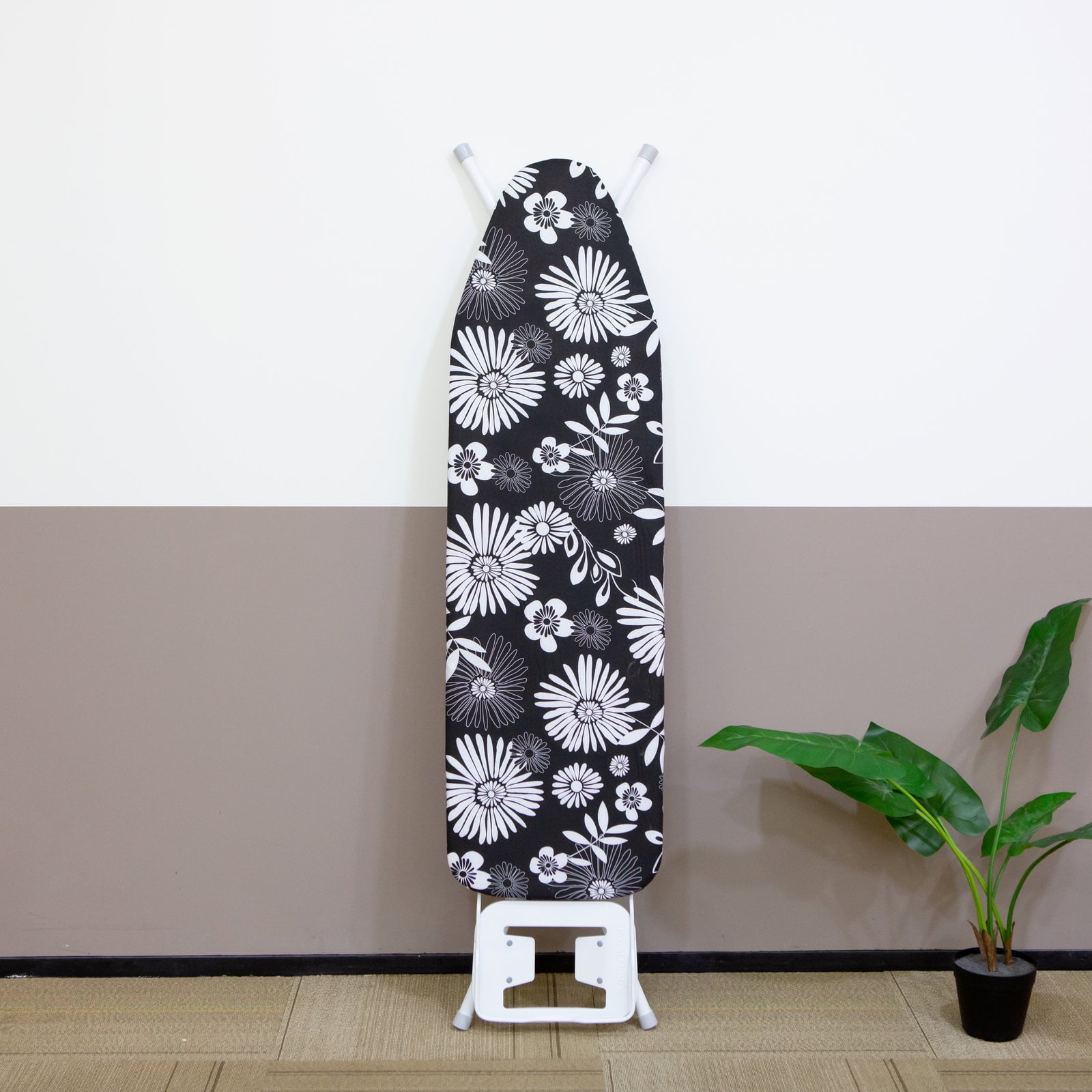 Royalford RF1510IB Mesh Ironing Board 134cmx33cmx88cm - Portable, Steam Iron Rest, Heat Resistant Cover |Lightweight Board with Adjustable Height & Rubber Feet Cover