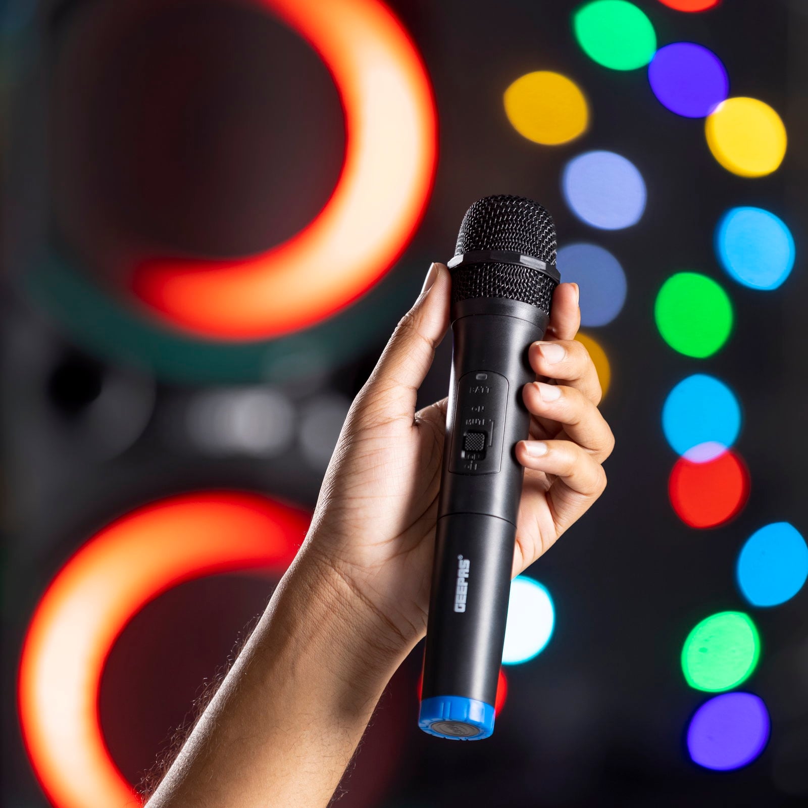 سماعات مع ميكروفون بلوتوث قابلة لإعادة الشحن جيباس Geepas Rechargeable Bluetooth Professional Speaker