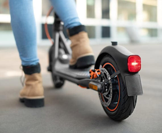 سكوتر كهربائي ناين بوت للكبار قابل للطي Ninebot Kickscooter F40E