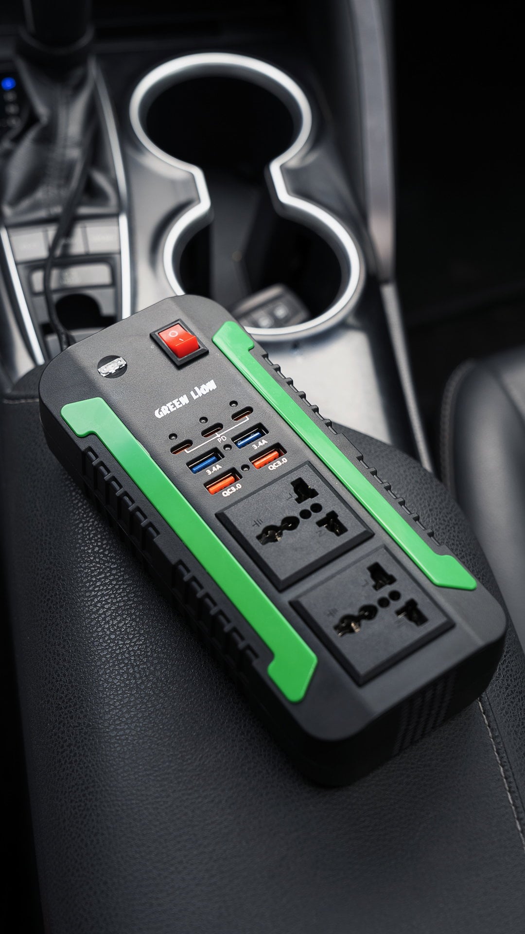 محول كهرباء للسيارة 300 واط جرين سبارك Green Lion Spark Power Inverter