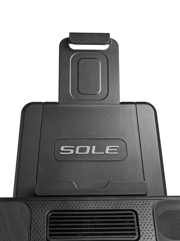 جهاز رياضي تريد ميل 22 كم / سا سولو فيتنس Sole Fitness F85 Treadmill