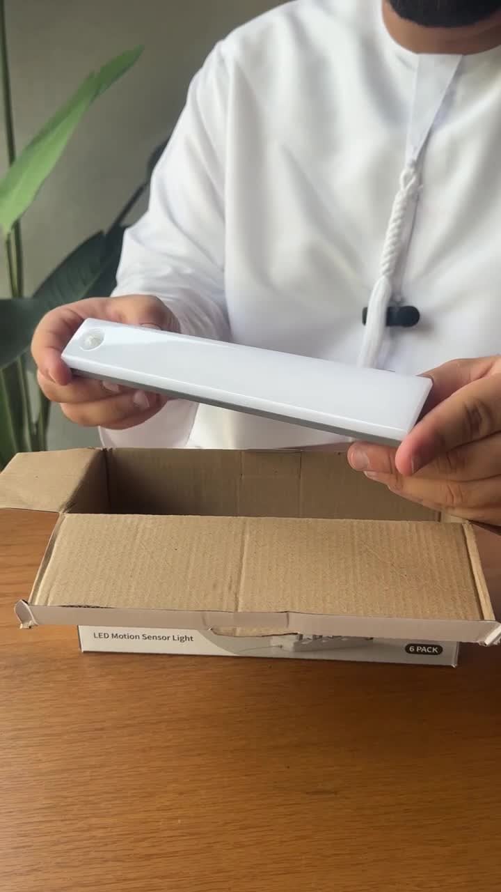 Ezvalo LED motion sensor light 6 Pieces With Charging Station