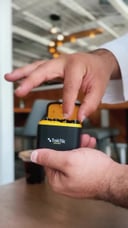 شاحن بطاريات ليثيوم تكتك مع 8 بطاريات قابلة للشحن 5 فولت Taktik Powerpods Batteries With Charger