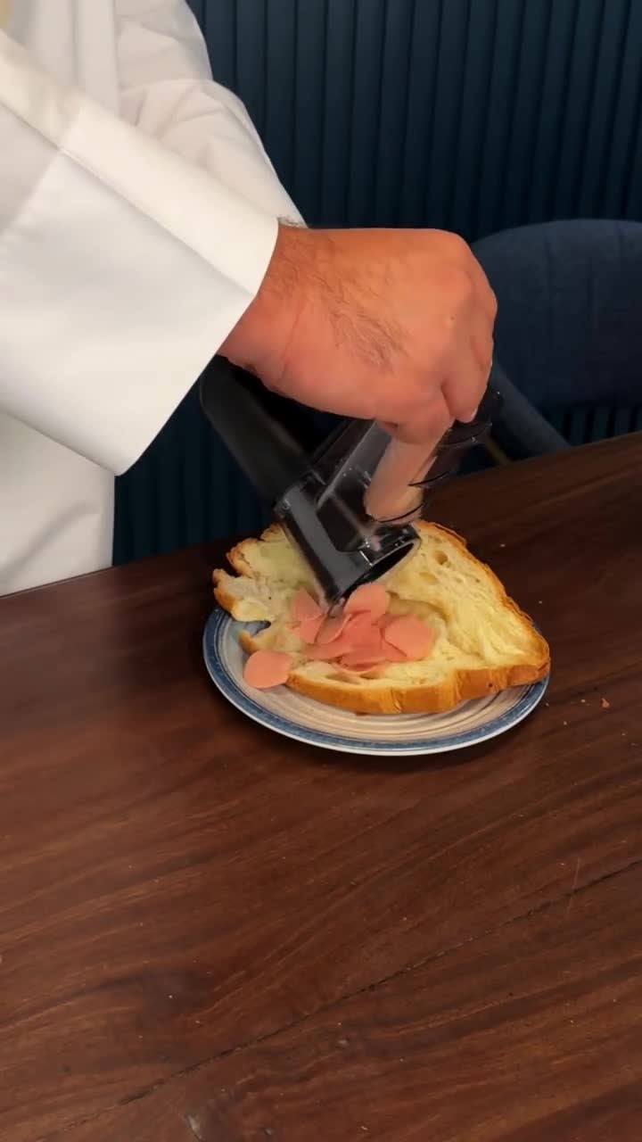 Keouke Multifunctional Electric Handheld Food Chopper - Black