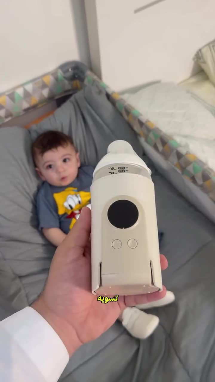 جهاز تسخين الرضاعات سخان حليب محمول للأطفال 8000 مللي أمبير Customized Baby Bottle Warmer Travel Milk Heater