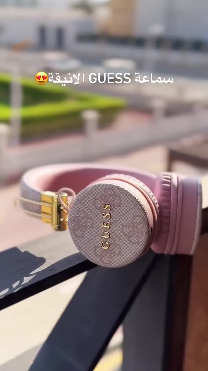 سماعة راس لاسلكية مع بطارية 300 ميلي أمبير ساعي وردي جيس Guess Wireless Headphones 4G PU Leather with Metal Logo