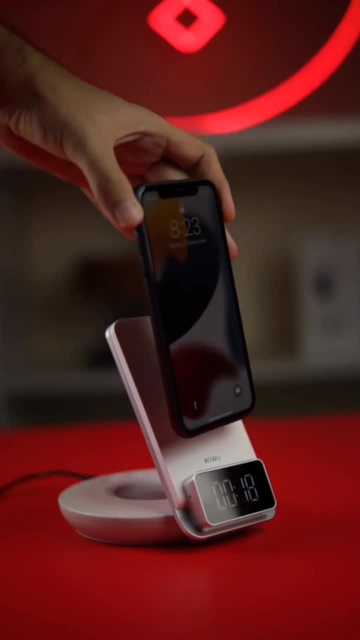 شاحن لاسلكي 4 في 1 WIWU Automatic Positioning Wireless Charger