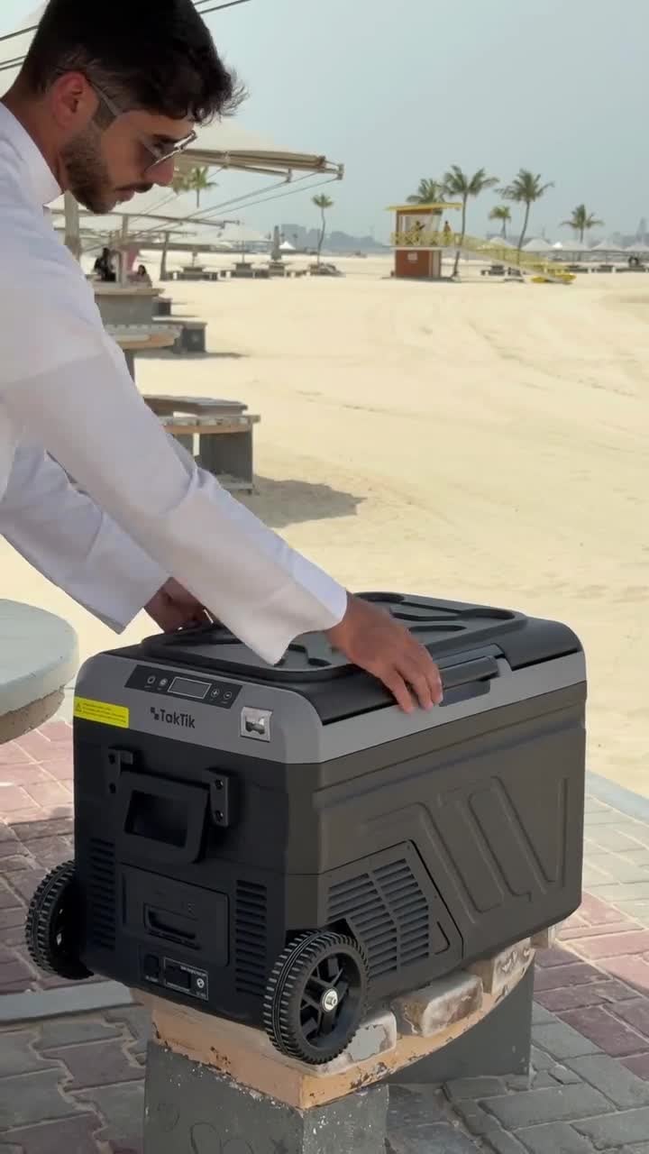 ثلاجة رحلات محمولة وفريزر بحجرتين تكتك 40 لتر حتى -20 درجة مئوية مع بطارية كبيرة Taktik Dual Compartment Portable Fridge And Freezer