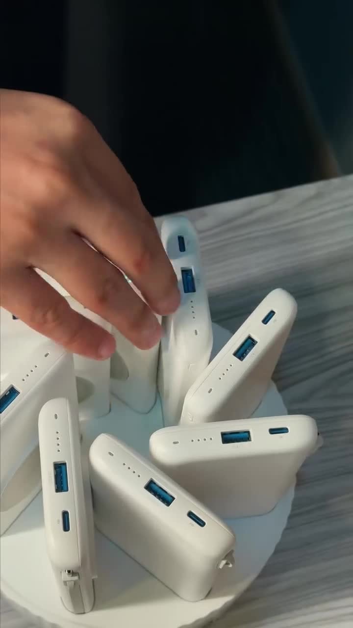 شاحن متنقل ستيشن 8 في 1 بسعة 10000مللي أمبير 120 واط مع كابلي شحن بورولجي أبيض Powerology 8in1 Station 10000mAh PD 120W QC Wireless Power Bank  White