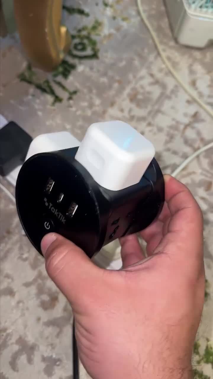 توصيلة كهرباء تكتك 3 مخارج مع USB بطول متر 2500 واط Taktik Cube Power Socket