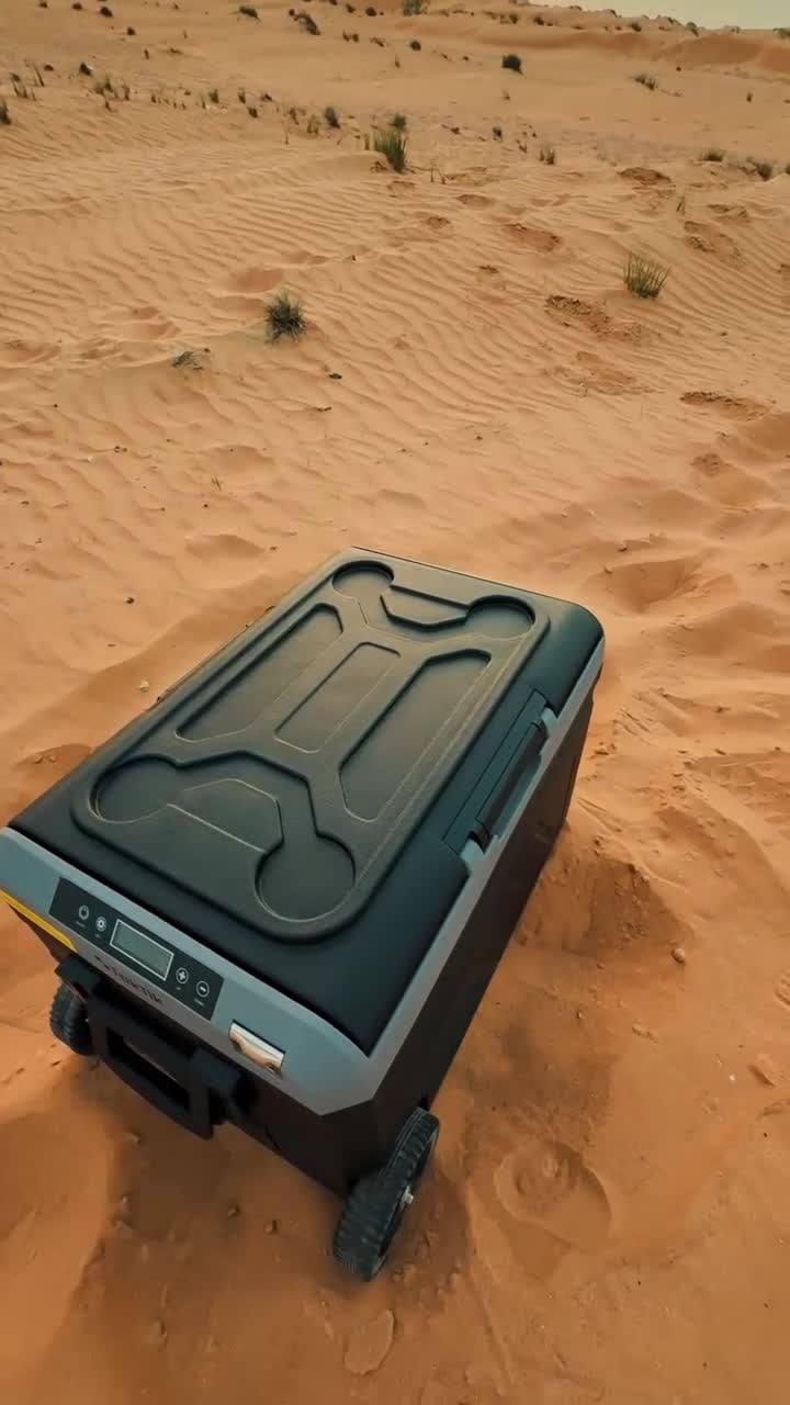ثلاجة رحلات محمولة وفريزر بحجرتين تكتك 40 لتر حتى -20 درجة مئوية مع بطارية كبيرة Taktik Dual Compartment Portable Fridge And Freezer