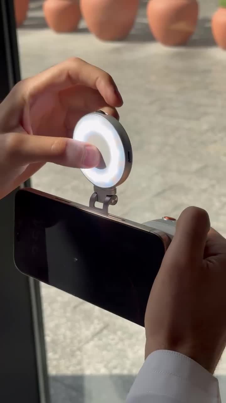 مسكة تصوير للجوال احترافية تيليسين مع اضاءة تصوير للجوال ليد مغناطيس رينج لايت Telesin Fun Shot Magnetic Grip And C03 Ring Light