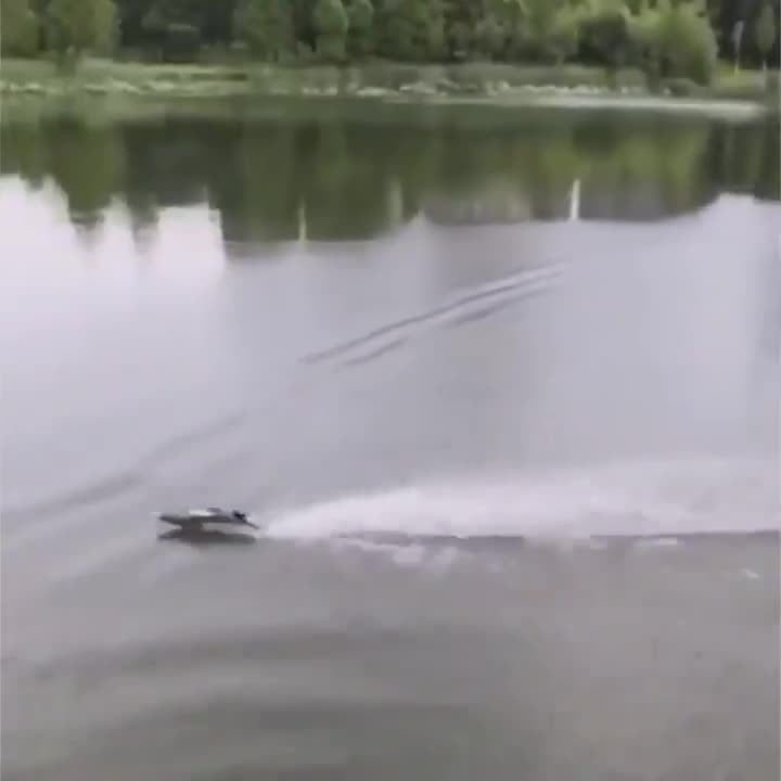 قارب السباق السريع - جهاز تحكم