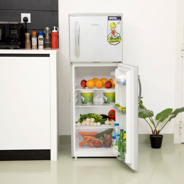 ثلاجة جيباس صغيرة 132 لتر بابين مع خاصية التبريد السريع Geepas Double Door Refrigerator