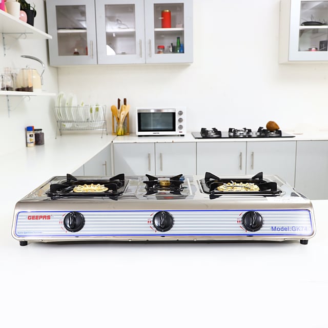 موقد غاز ب 3 شمعات Geepas Gas Cooker