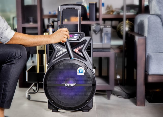 مكبر صوت محمول للحفلات بلوتوث قابل للشحن جيباس Geepas Rechargeable Trolley Bluetooth Speaker - Wireless Microphones, Rechargeable Battery