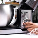 عجانة 10 لتر بقوة 2000 واط من جيباس 6 سرعات Geepas Kitchen Machine with Whisk