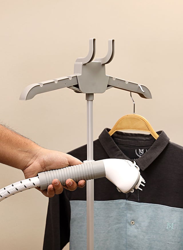 مكواة بخار عمودية مع علاقة 1800 واط رماديأبيض كريبتون Krypton Grey/White 1800 W Clothes Hanger With Garment Steamer