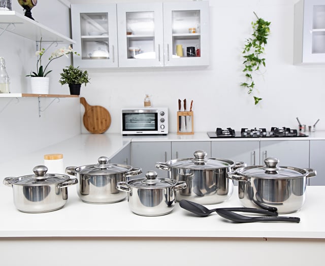 طقم طناجر مع ملاعق نايلون 12 قطعة ستانلس ستيل من رويال فورد Royalford Stainless Steel Induction Safe 12Pc Casserole
