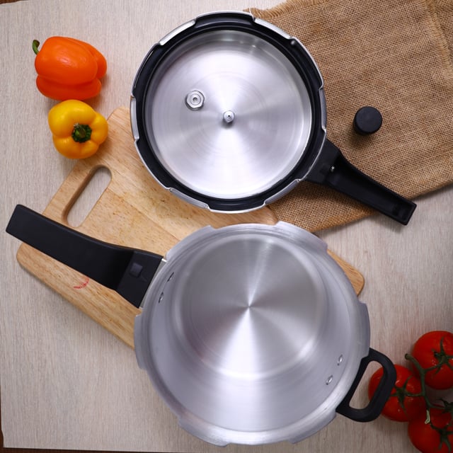 Royalford 3L Pressure Cooker - Induction Base Heavy-Duty Aluminium Pressure Cooker With Lid