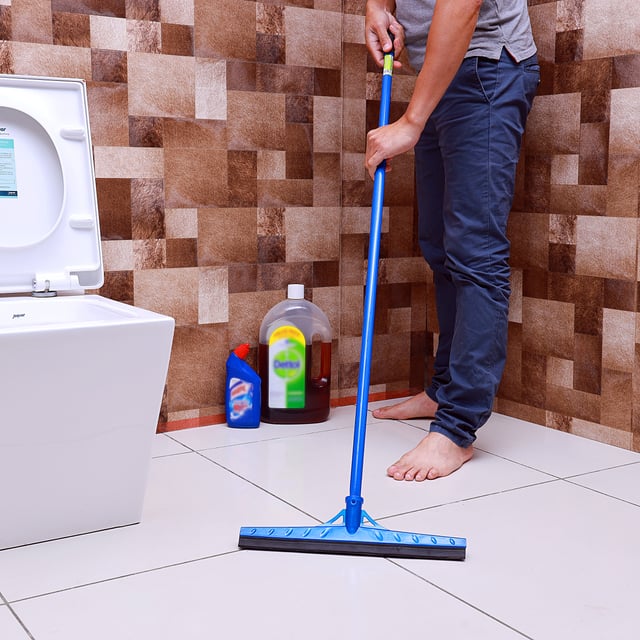 ممسحة أرضيات بعصا طويلة - 120 سم Floor Wiper - Royalford