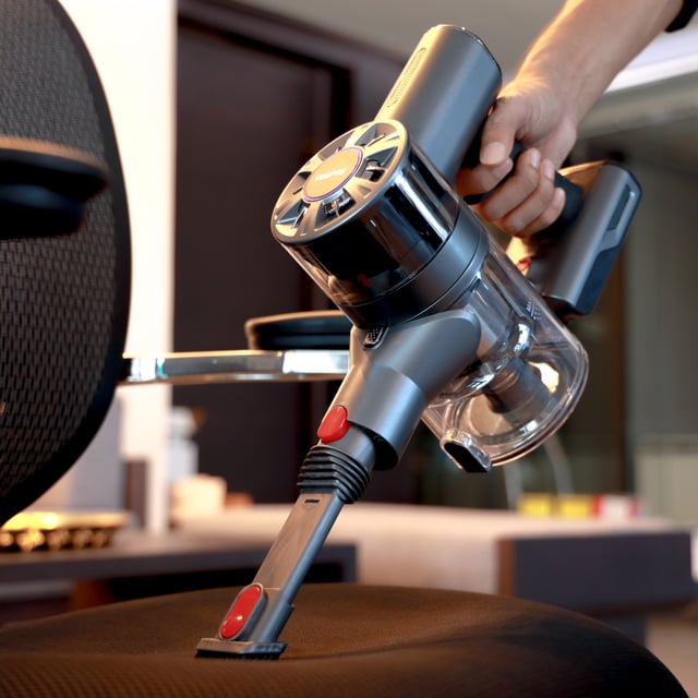 مكنسة يدوية كهربائية جيباس محمولة لاسلكية قابلة لإعادة الشحن 2200 مللي أمبير Geepas Rechargeable Cordless Vacuum Cleaner