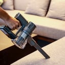 مكنسة يدوية كهربائية جيباس محمولة لاسلكية قابلة لإعادة الشحن 2200 مللي أمبير Geepas Rechargeable Cordless Vacuum Cleaner