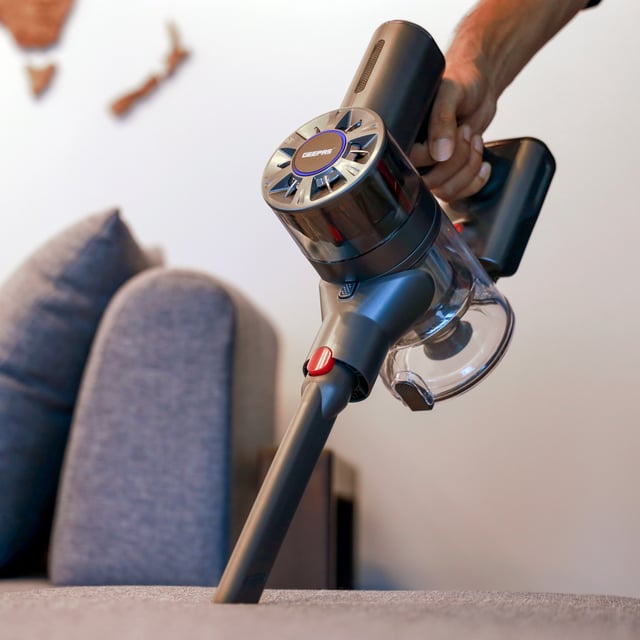 مكنسة يدوية كهربائية جيباس محمولة لاسلكية قابلة لإعادة الشحن 2200 مللي أمبير Geepas Rechargeable Cordless Vacuum Cleaner