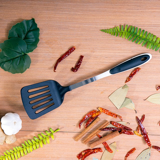 ملعقة طبخ للتقليب نايلون أسود رويال فورد Royalford Nylon Slotted Turner