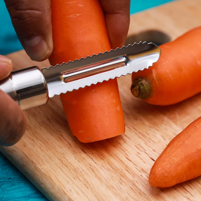 Royalford RF1188-FP Professional Stainless Steel Peeler - Lancashire Peeler| Ergonomic Handle| Perfect for Peeling Vegetables, Fruits, Fish | 1 Year Warranty