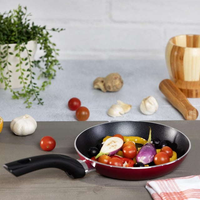 مقلاة من سطح غير لاصق بمقبض متين 20 سم من رويال فورد Royalford RF1259FP20 Non-Stick Fry Pan, 20 CM | Frying Pan - Black, Non-Stick Fry Pan Set| Non-Stick Cookware | Eco - Friendly| Recyclable   |