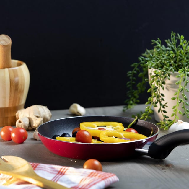 مقلاة من سطح غير لاصق بمقبض متين 20 سم من رويال فورد Royalford RF1259FP20 Non-Stick Fry Pan, 20 CM | Frying Pan - Black, Non-Stick Fry Pan Set| Non-Stick Cookware | Eco - Friendly| Recyclable   |