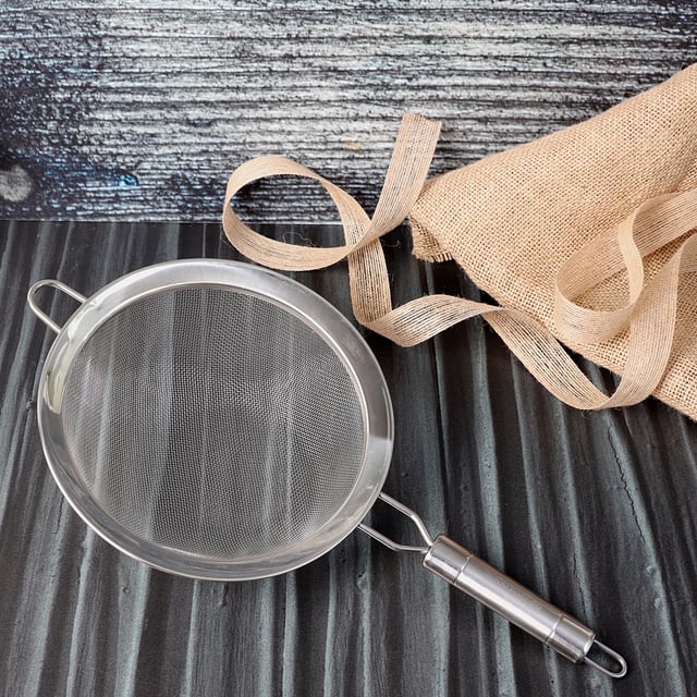 Royalford Stainless Steel Strainer 20Cm - Sifters & Strainers - Kitchen Flour Handheld Screen Mesh