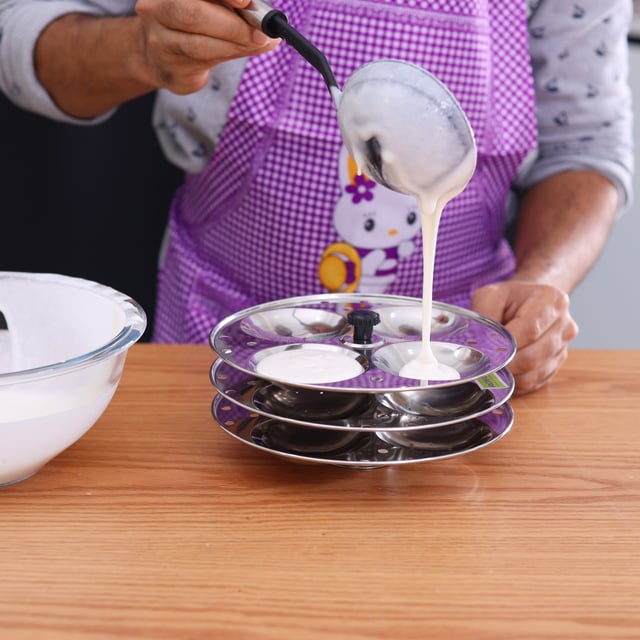 حامل ايدلي 3 طوابق بسعة 12 قطعة من الستانلس ستيل بلون فضي من رويال فورد  Royalford SS Idly Stand/3 Rack with 12Pits