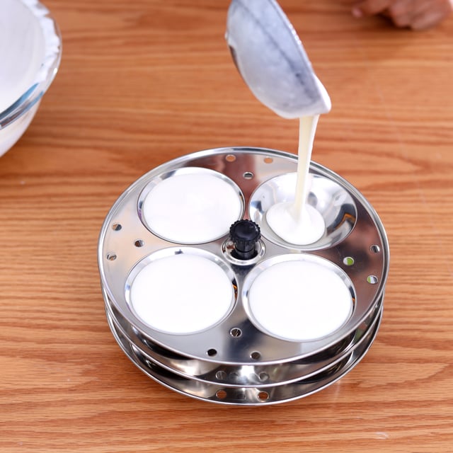 حامل ايدلي 3 طوابق بسعة 12 قطعة من الستانلس ستيل بلون فضي من رويال فورد  Royalford SS Idly Stand/3 Rack with 12Pits