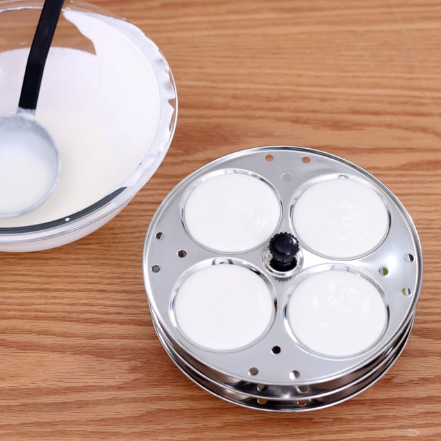 حامل ايدلي 3 طوابق بسعة 12 قطعة من الستانلس ستيل بلون فضي من رويال فورد  Royalford SS Idly Stand/3 Rack with 12Pits