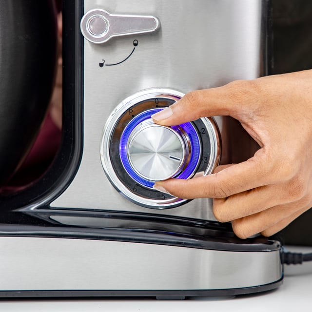 عجانة كهربائية متعددة الاستعمالات بسعة 12 لتر وقوة 2000 واط جيباس Geepas Multi-Function Kitchen Machine