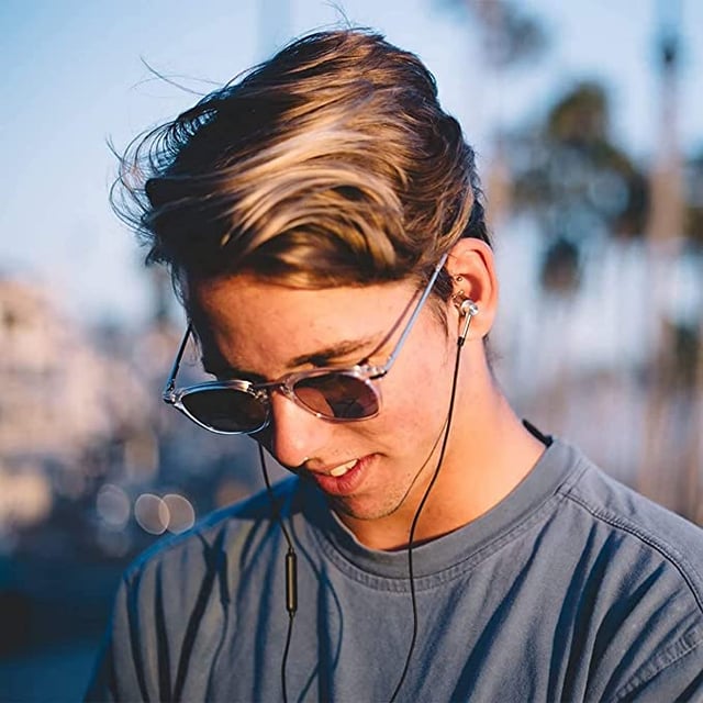 سماعة أذن سلكية 1MORE Noise Cancelling Triple Driver In-Ear Headphones E1001