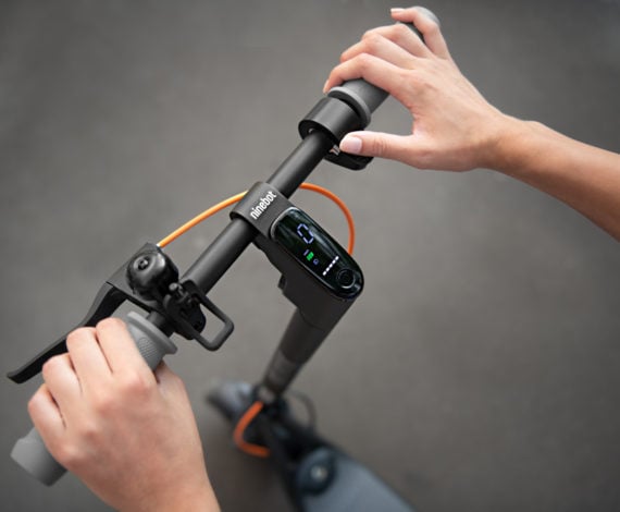 سكوتر كهربائي ناين بوت للكبار قابل للطي Ninebot Kickscooter F40E