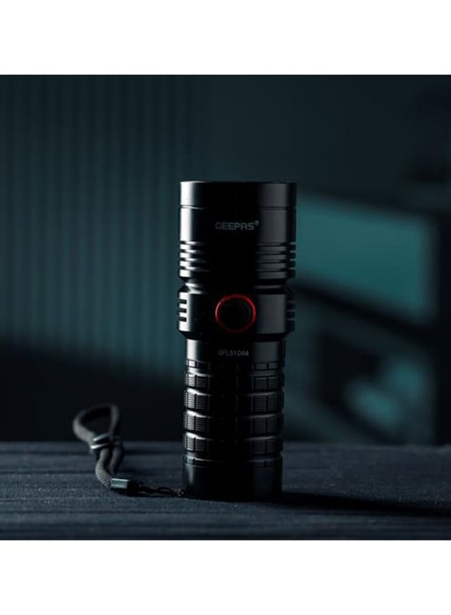 كشاف ليد 25 واط 15 ساعة مقاوم للمياه أسود جيباس Geepas Waterproof Led Flashlight With Power Bank Aluminum Housing With 25w High Power Led