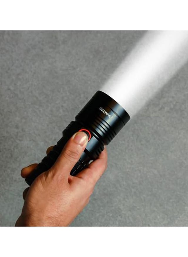 كشاف ليد 25 واط 15 ساعة مقاوم للمياه أسود جيباس Geepas Waterproof Led Flashlight With Power Bank Aluminum Housing With 25w High Power Led