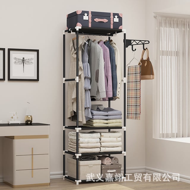 علاقة ملابس حديد عمودية مع رفوف تخزين أربع طبقات Floor Standing Clothes Hanger