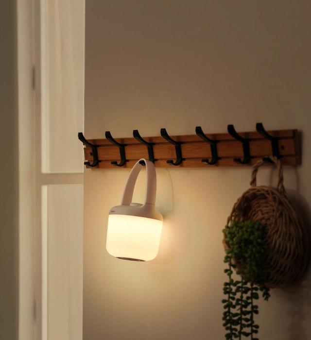 مصباح لاسلكي محمول Baseus Moon-white Series Knob Stepless Dimming Portable Lamp – أبيض - SW1hZ2U6NzQ5NTk=