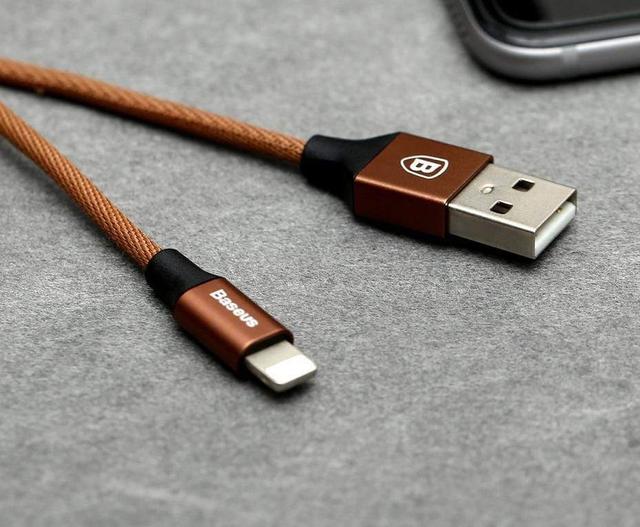 كابل Baseus Yiven Cable For Apple ١.٢  متر - بني - SW1hZ2U6NzY4NDY=