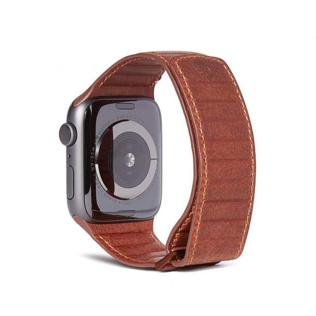 decoded 42 44mm leather magnetic traction strap for apple watch series 5 4 3 2 and 1 brown - SW1hZ2U6NTY3MTk=