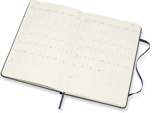 moleskine 12 months agenda weekly horizontal 2020 hard cover and elastic closure sapphire blue color large 13 x 21 cm 144 pages - SW1hZ2U6NTc0MTg=