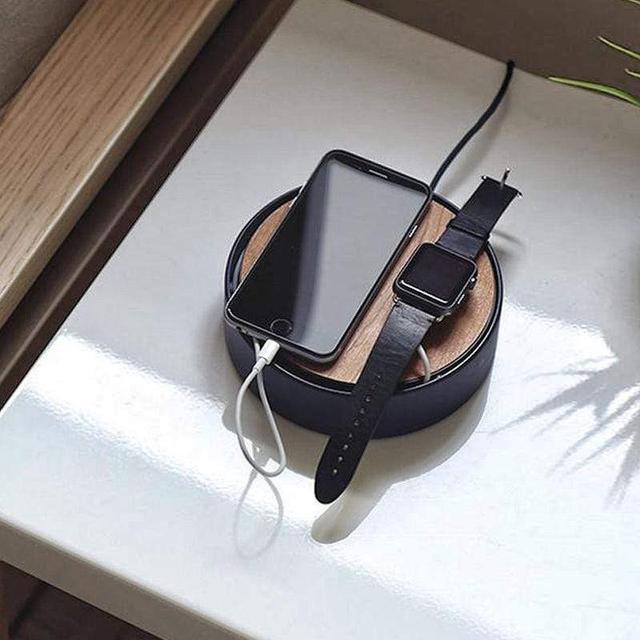 native union eclipse 3 port usb charger including one usb c port with cable management fast multi device charging with touch sensor and light black 1 - SW1hZ2U6MzUwMTA=