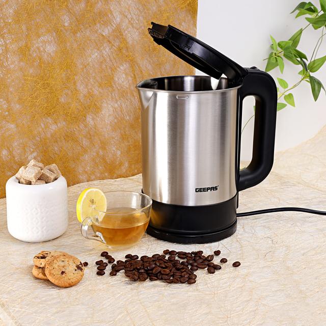 Geepas 1.7L Electric Kettle 2200W - Portable Lightweight with Comfortable Handle - Automatic Cut Off - Stainless Steel Body - Boil Water, Milk, Tea & Coffee- 2 Year Warranty - SW1hZ2U6MTQwMDc4