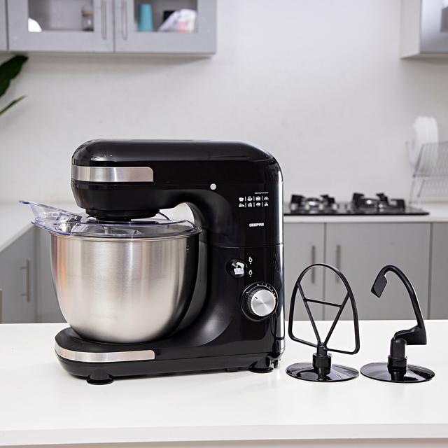 Geepas GSM43013 3 In 1 Stand 600w - 7 Level Speed, 5 Litre Stainless Steel Bowl, Splash Guard -Convenient Design with Wisk, Dough Hook & Beater - Perfect All Kitchen Use - SW1hZ2U6MTQzOTY0