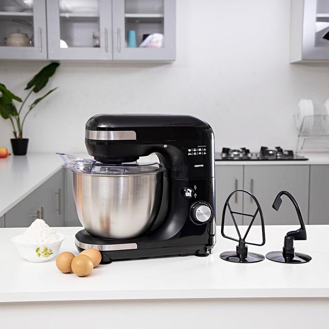Geepas GSM43013 3 In 1 Stand 600w - 7 Level Speed, 5 Litre Stainless Steel Bowl, Splash Guard -Convenient Design with Wisk, Dough Hook & Beater - Perfect All Kitchen Use - SW1hZ2U6MTQzOTY2